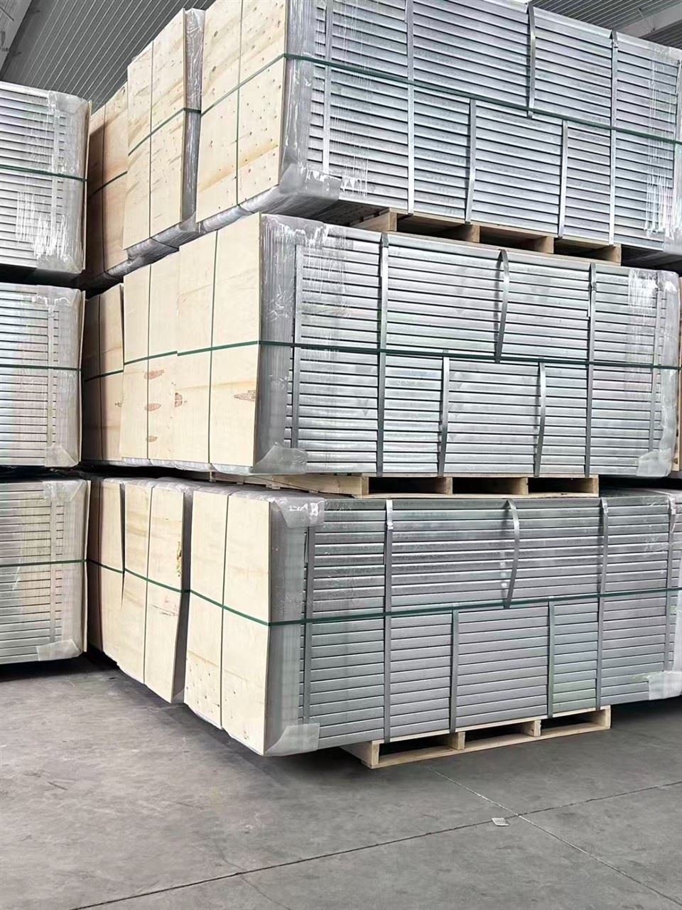 Construction Scaffolding Plank Suitable for work at heights factory